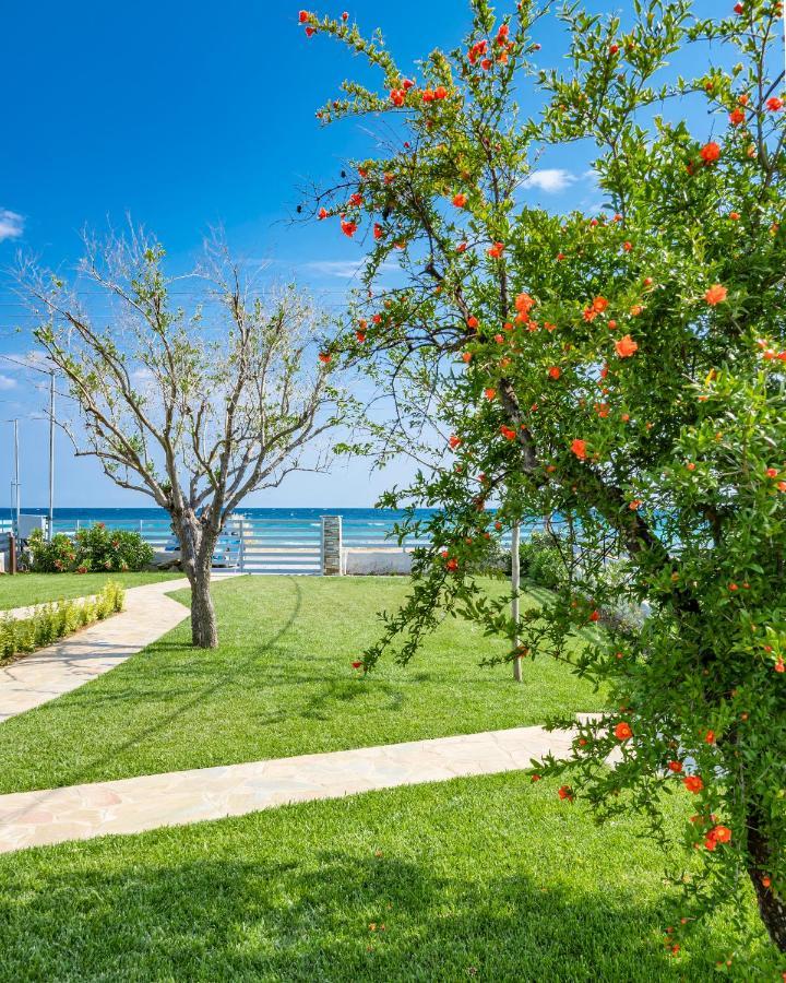 Azzurro Seafront Houses Nea Kallikrateia Экстерьер фото